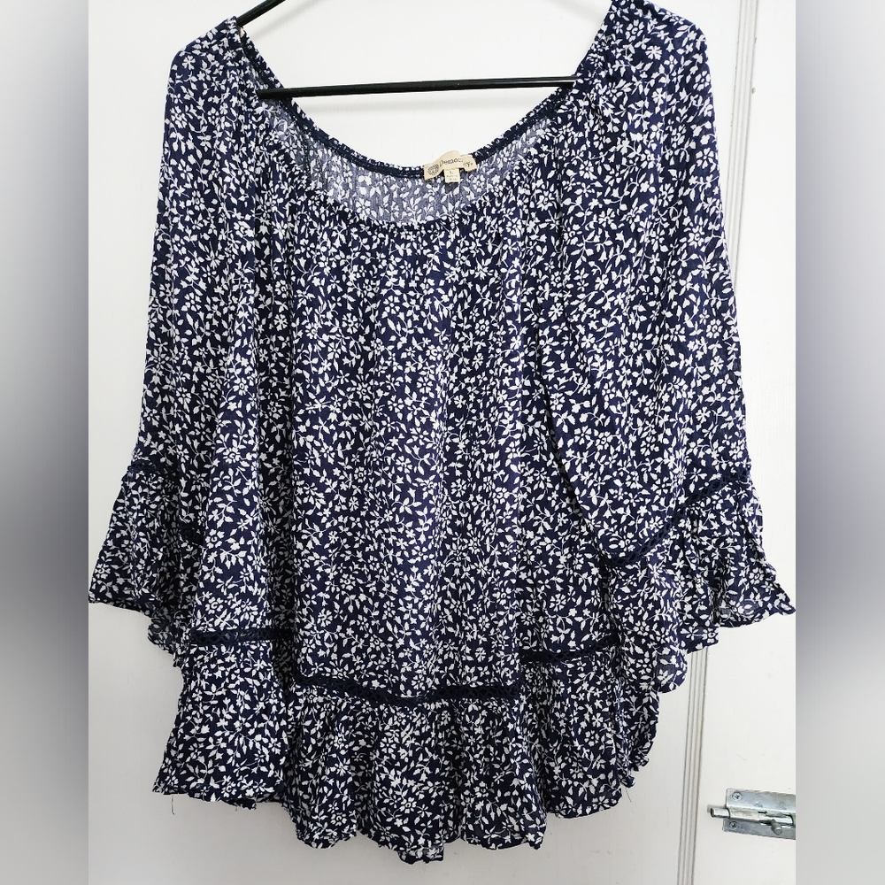 Democracy Navy and White Floral Ruffle Blouse